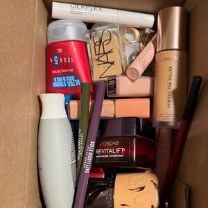 Box full of goodies 💥